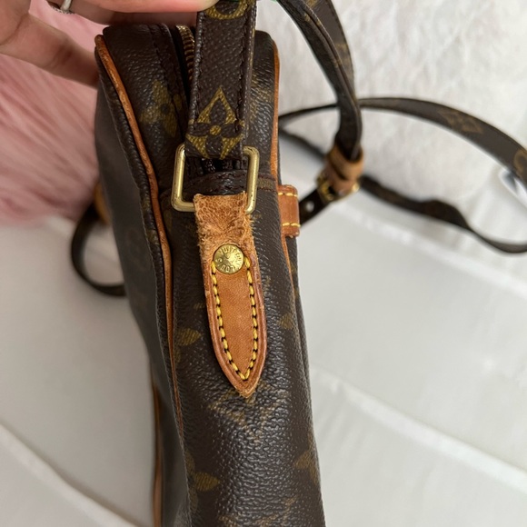 Authentic Louis Vuitton Danube - Picture 7 of 15